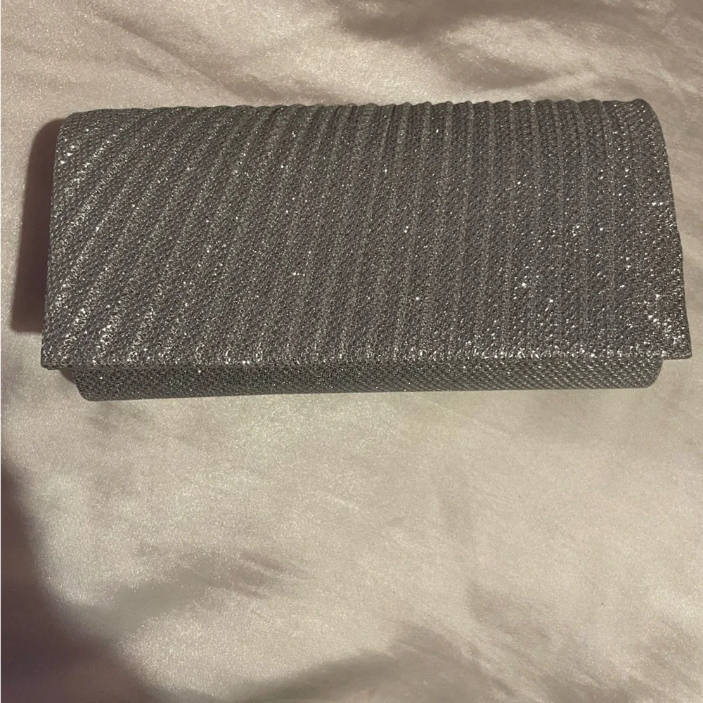 Elegant Silver Clutch - Picture 1 of 5